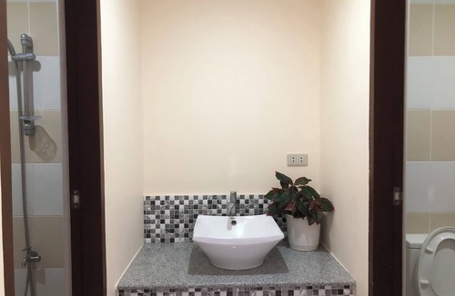 Puerto Princesa City Centre Hostel | Resort Sakura Ann