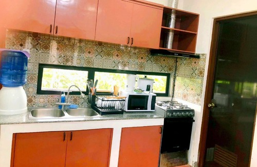 Liloan Apartment | Retreat to a Stylish Flat w/Balcony+Garden View