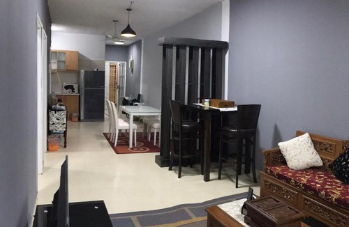 Bandar Kota Bharu Apartment | River View with Pool 3-bedroom - Yusmah Riverview