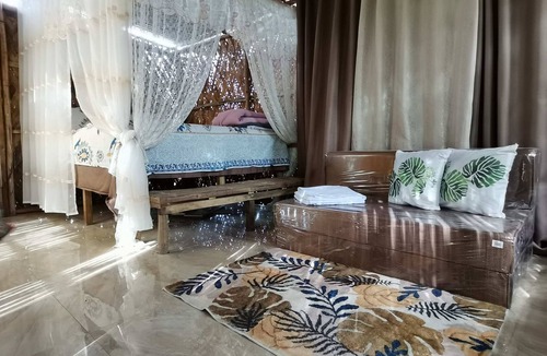 Tayug Villa | Riverside Native guest house and A-framed cabin for family picnic and camping.
