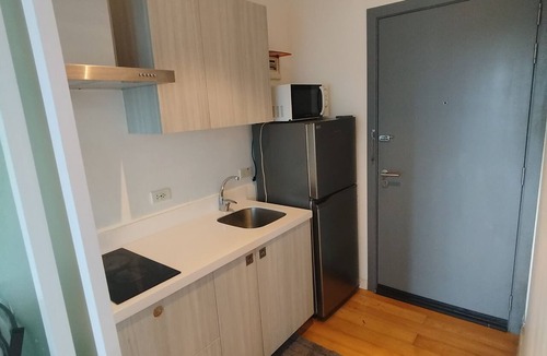 Makati Apartment | Rockwell City, River View 1-bedroom, gym, swimming pool and amenities