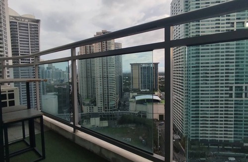 Makati Apartment | Rockwell City, River View 1-bedroom, gym, swimming pool and amenities