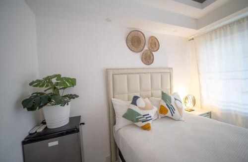 El Batey Hostel | Room in Sosua center with Outdoor Jacuzzi