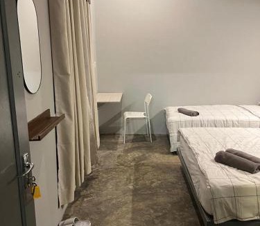 Taman Jubilee House | Roomah En-suite attached-bath R4