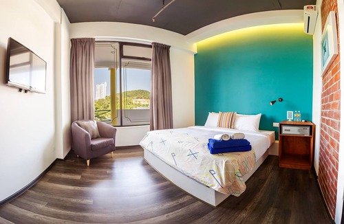 Batu Ferringhi House | Roomies Suites