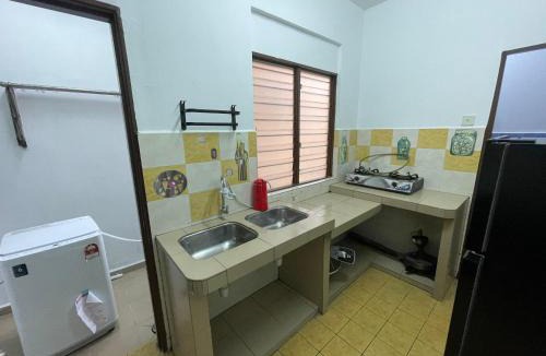 Gua Hostel | Roomstay near Sunway Pyramid- Self Check In