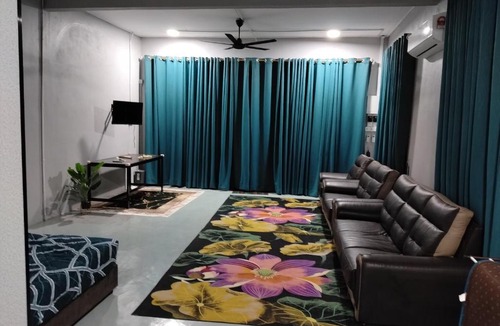 Kampung Telaga Bata House | Roomstay Ust Omar