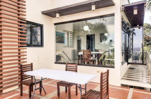 Lemery House | Rosal House - Beachfront for 12 Pax in Lemery Batangas