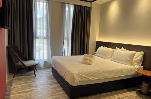 Siniawan Hotel | Roxy Hotel Siniawan