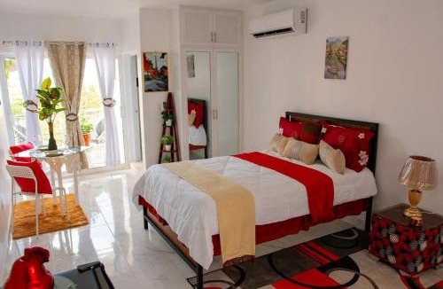 Los Maestros Apartment | Royal Terrace I (Queen)