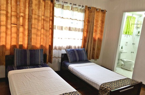 Tagaytay Hotel | Royal Thee Bed & Breakfast