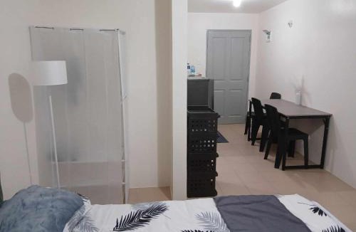 Commonwealth Apartment | RR's Long Stays Commonwealth Quezon City