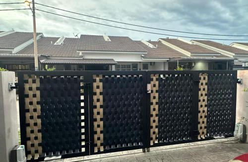 Padang Serai House | RSyifaris ZH Homestay DSerai Wangi