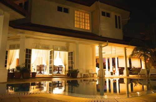 Kota Warisan Bed & Breakfast | Rumah Putih B&B Sepang - KLIA 1&2