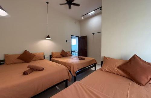 Guntong Villa | Rustic Vibe Pool Bungalow Karaoke 5R7B for 22pax