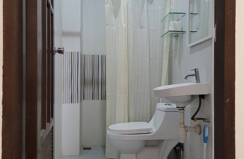 Cainta House | Safe, Clean Accommodation- Walking Distance From SM & LRT Masinag