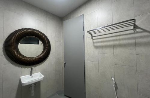Kajang Villa | SAMPOISGT VILLA HOMESTAY - 3 Bedroom Landed House - With 3 Additional Single Foldable Mattresses - Near Bangi Avenue, UKM & GMI