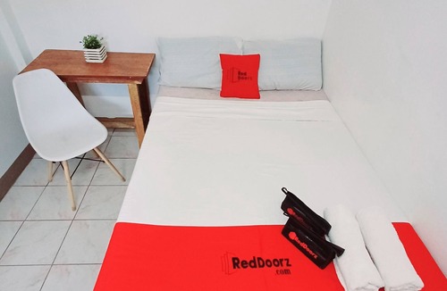 Tacloban Hotel | San Juanico Travellers Inn - RedDoorz