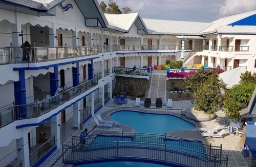 Santiago Hotel | Santiago Cove Hotel and Restaurant