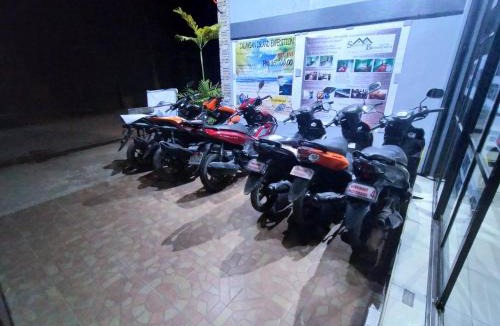 Coron Town Proper House | Santimart Backpackers Coron