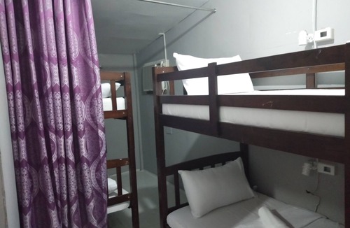 Puerto Galera Hostel | Sarah Hostel @ Sabang Puerto Galera