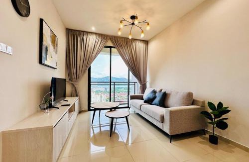 Kampung Sungai Nibong Apartment | Sea Bridge View Sky Pool Cozy 3BR Retreat airport 9pax