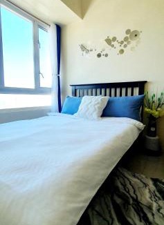 Legazpi Village Apartment | Sea-Sky Perch Suite