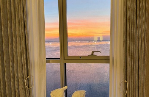 Tambo Apartment | Seaview 1 BR with 2 Infinity Pools & 1 Gym Free Next to Okada Near Airport MOA