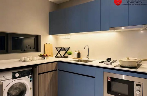 Pantai Tengah Apartment | Seaview 2BR Suite Pantai Cenang | Balcony & Pool