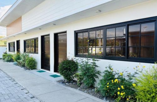 Bacnotan Bed & Breakfast | Selline Bed and Breakfast