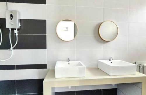 Hulu Kinta Apartment | Semi D 20pp Pool, Karaoke & Pool Table