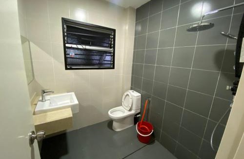Taman Merdeka House | Semi-D homestay Helena with swimming pool