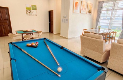 Kluang House | SemiD 15pax town KTV Snooker Piano Kidslide BBQ