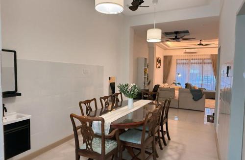 Kampung Salak Tinggi Villa | Sepang Seri Hani Homestay