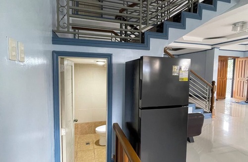 Tagaytay House | Serene 7-Bedroom Retreat House near Attractions and Dining Tagayay
