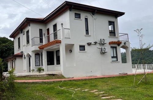 Lemery Apartment | Serene Holiday Home Mt Taal View lel