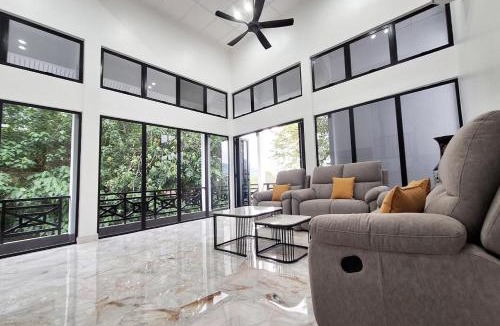 Taman Bukit Kepayang House | Serene Seremban Town Hilltop Garden Villa