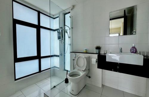 Shah Alam Apartment | Serene Trefoil Home - Setia City Mall, Setia City Convention Centre, NIH, UiTM, Peninsula