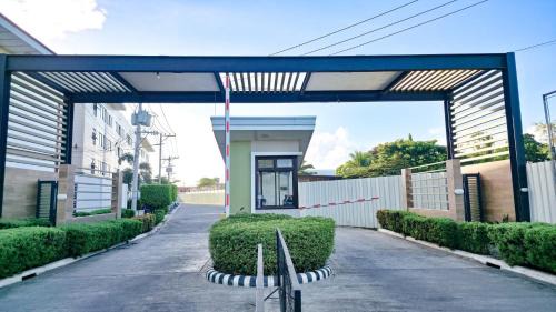 Basak House | Serene Urban Homestay - Condo Near Mactan Airport