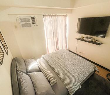A. Bonifacio Apartment | Serenity Heights 41st by Celandine Condo