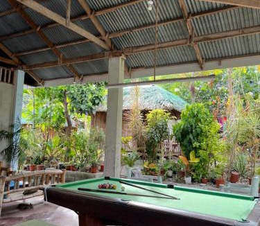 Tanawan Hostel | Sharky Hostel Oslob