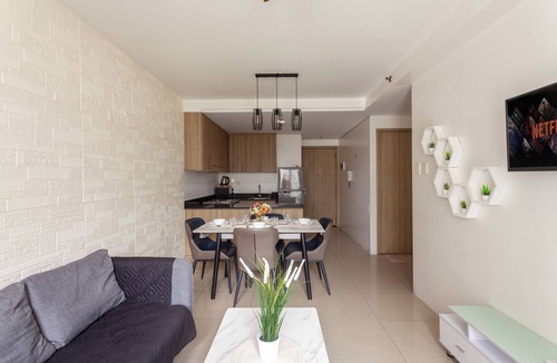 Paranaque Apartment | Shore Residences - 2Br 2Baths Pool View Spacious Unit