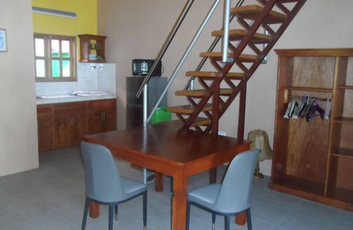 San Fernando Apartment | Sibuyan (Romblon) whole house (home office) directly on the beach via Cresta de Gallo,