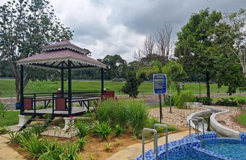 Larut House | Singgah Dusun Azra