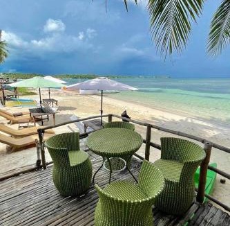 Dasol Hotel | Sirom Beach House