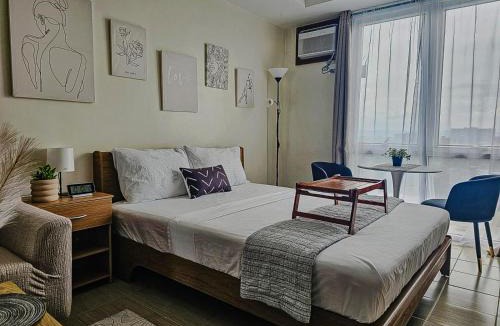 Ugong Apartment | Sky Garden View 55" TV A Million Escape Kasara Pasig