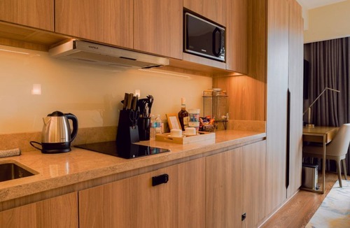 Makati Apartment | Sky High Serenity w King