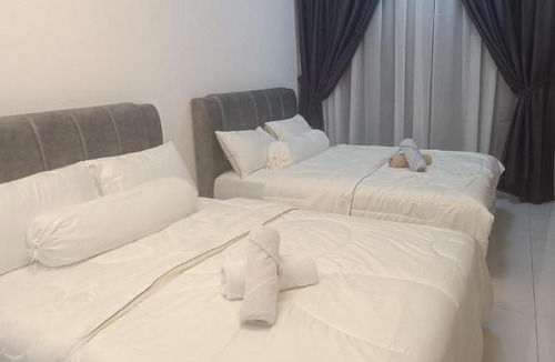Bukit Indah Apartment | Sky Trees 4 Guests High Floor 600 Mbps Nflix Garden View A1801