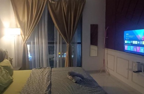 Bukit Indah Apartment | Sky Trees Nflix HBO Disney and Bukit Indah