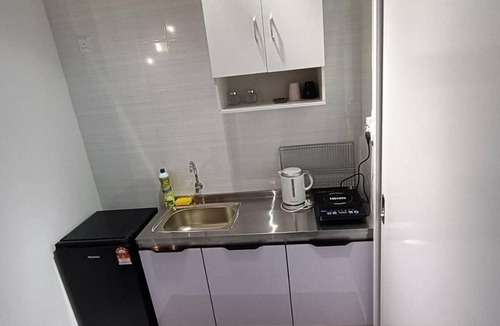 Bukit Indah Apartment | Sky Trees Private CarPark Nflix Pools View Balcony